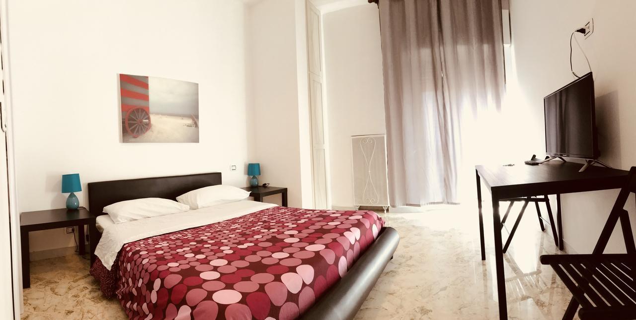 Cavour 124 -Guest-Room- バーリ エクステリア 写真